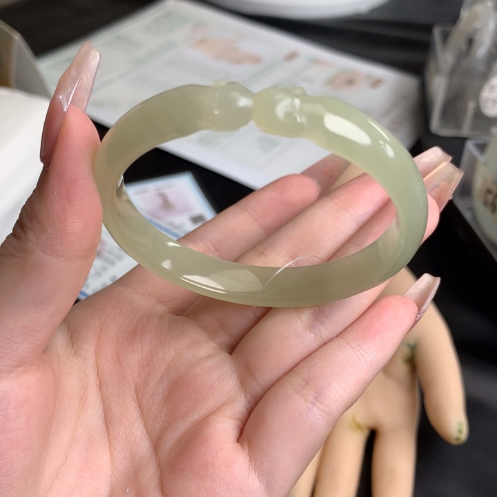 未镶嵌手镯和田玉54