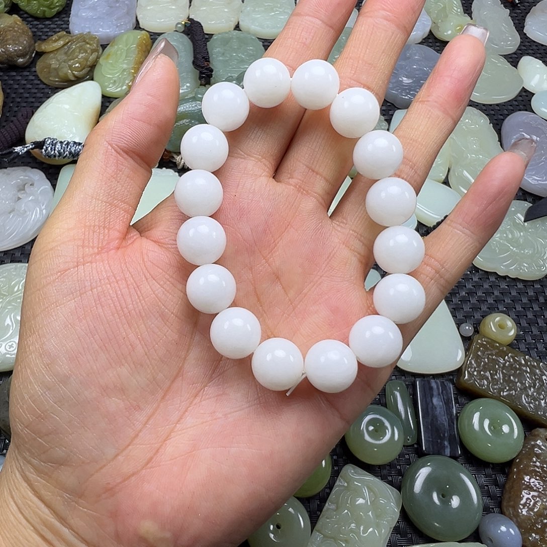 和田玉未镶嵌吊坠(不含链)福利漏，不退不换）