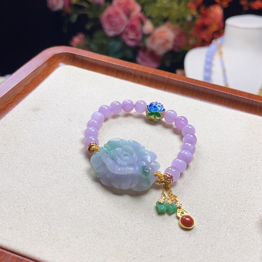 翡翠颈饰未镶嵌天然