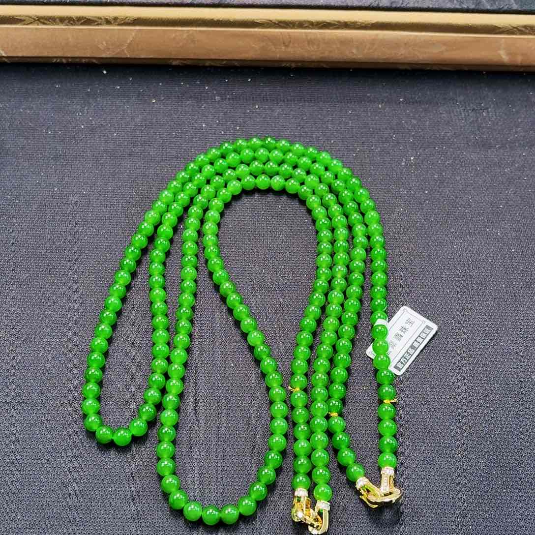 颈饰未镶嵌和田玉（碧玉）泰****家