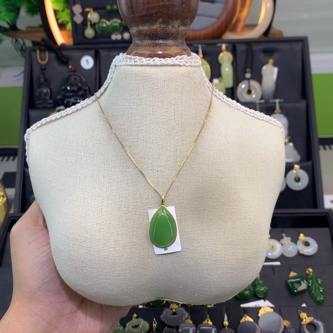 和田玉18K金镶嵌吊坠(赠链)