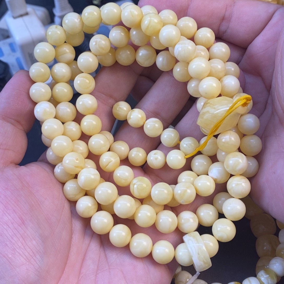 蜜蜡未镶嵌珠宝奇石静***。