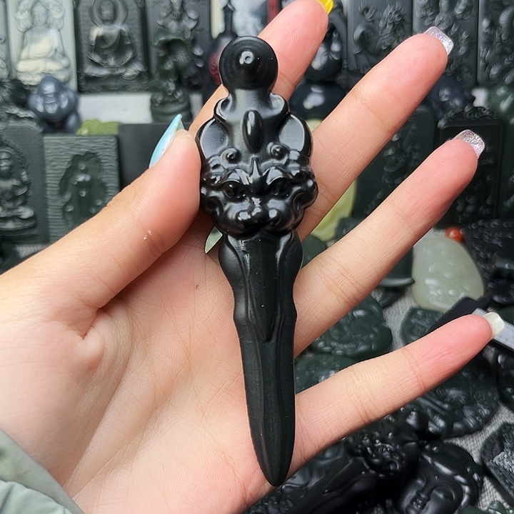 和田玉（墨玉）颈饰未镶嵌浩***球