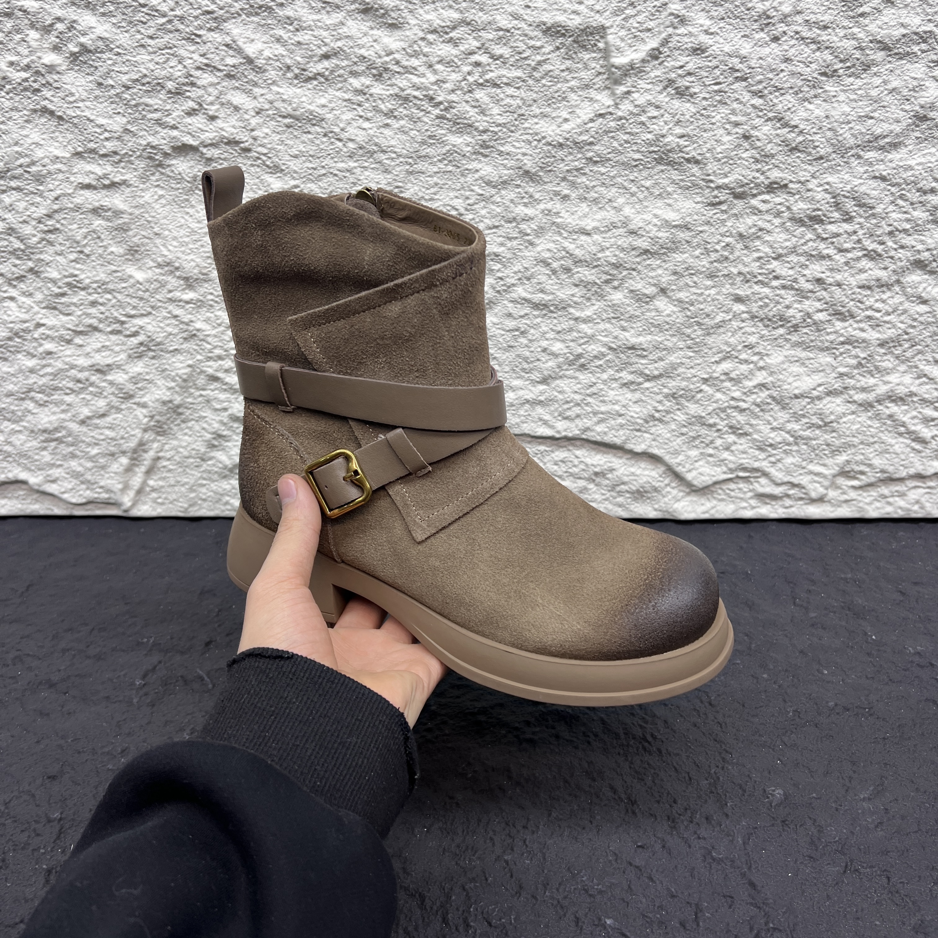 冬季新款韩版百搭女士休闲马丁靴厚底增高瘦瘦靴子 X 3005