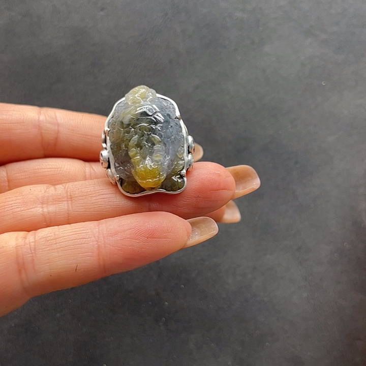 羊***翡翠未镶嵌戒指666