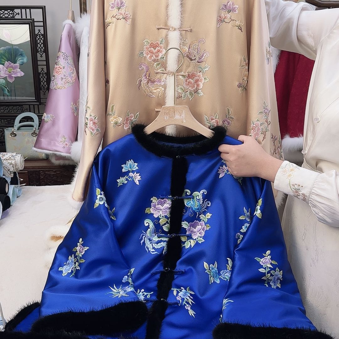 刺绣3.真丝苏绣棉服上衣