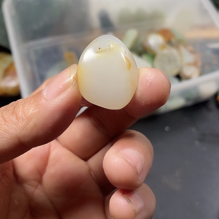 单***族和田玉未镶嵌珠宝半成品