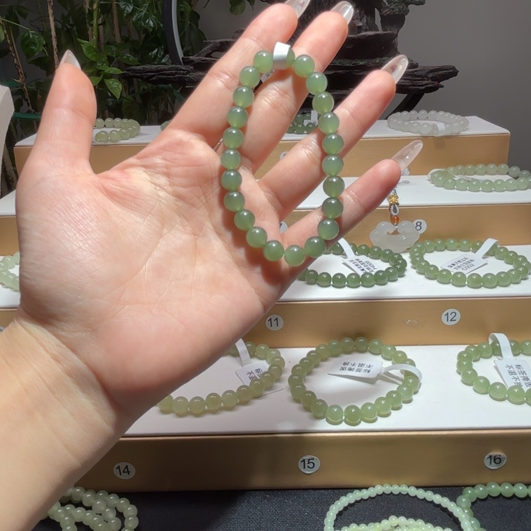 和田玉手串未镶嵌T*?