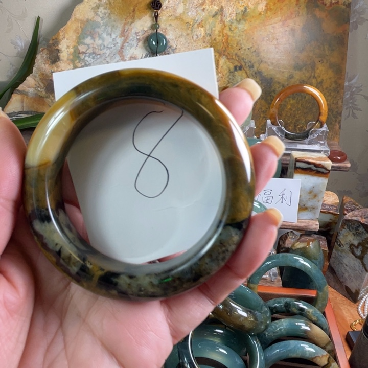 蛇纹石玉未镶嵌手镯