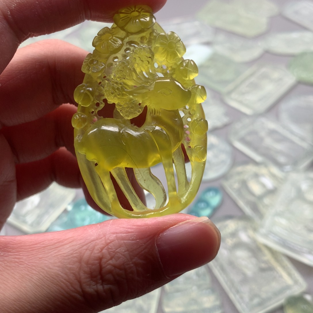 蛇纹石玉颈饰未镶嵌