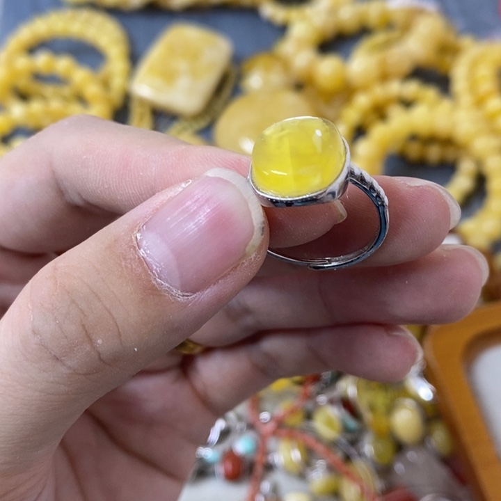 银S925镶嵌蜜蜡裸石戒指