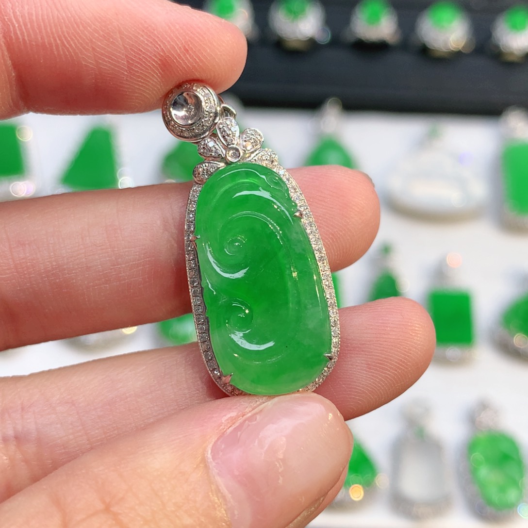 翡翠18K金镶嵌吊坠(不含链)