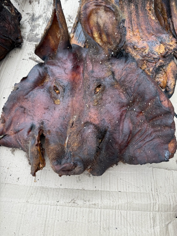 昭通大关猪头肉柴火烟熏正宗农家风味带耳朵舌头带骨