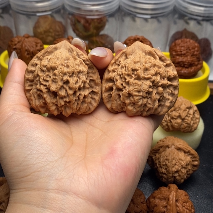 文玩核桃吊坠全品51尺大官帽。12号