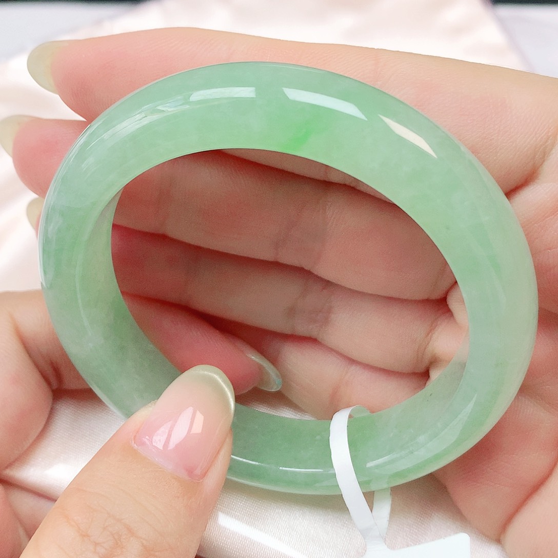 翡翠手镯未镶嵌抖音660