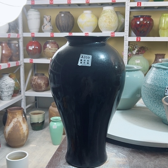 瓶高40口10。陶瓷精品摆件。359