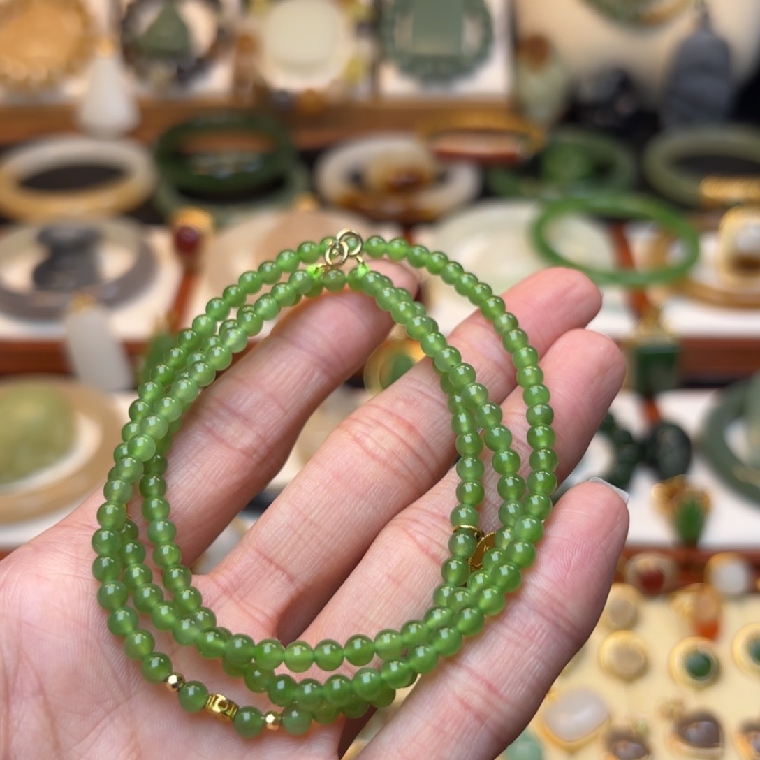 和田玉挂件18K金镶嵌