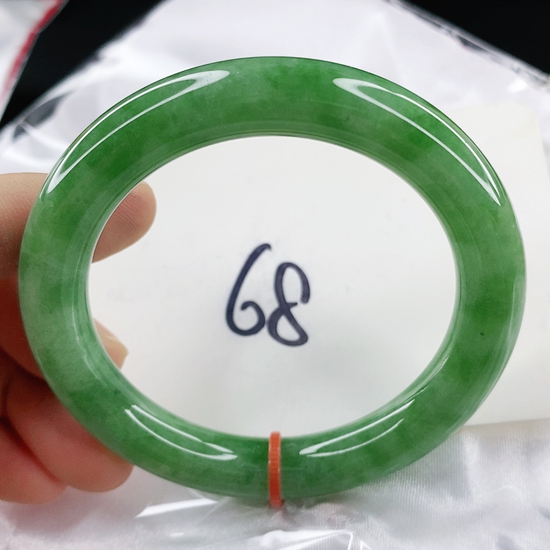 翡翠手镯未镶嵌54.6圈口圆条