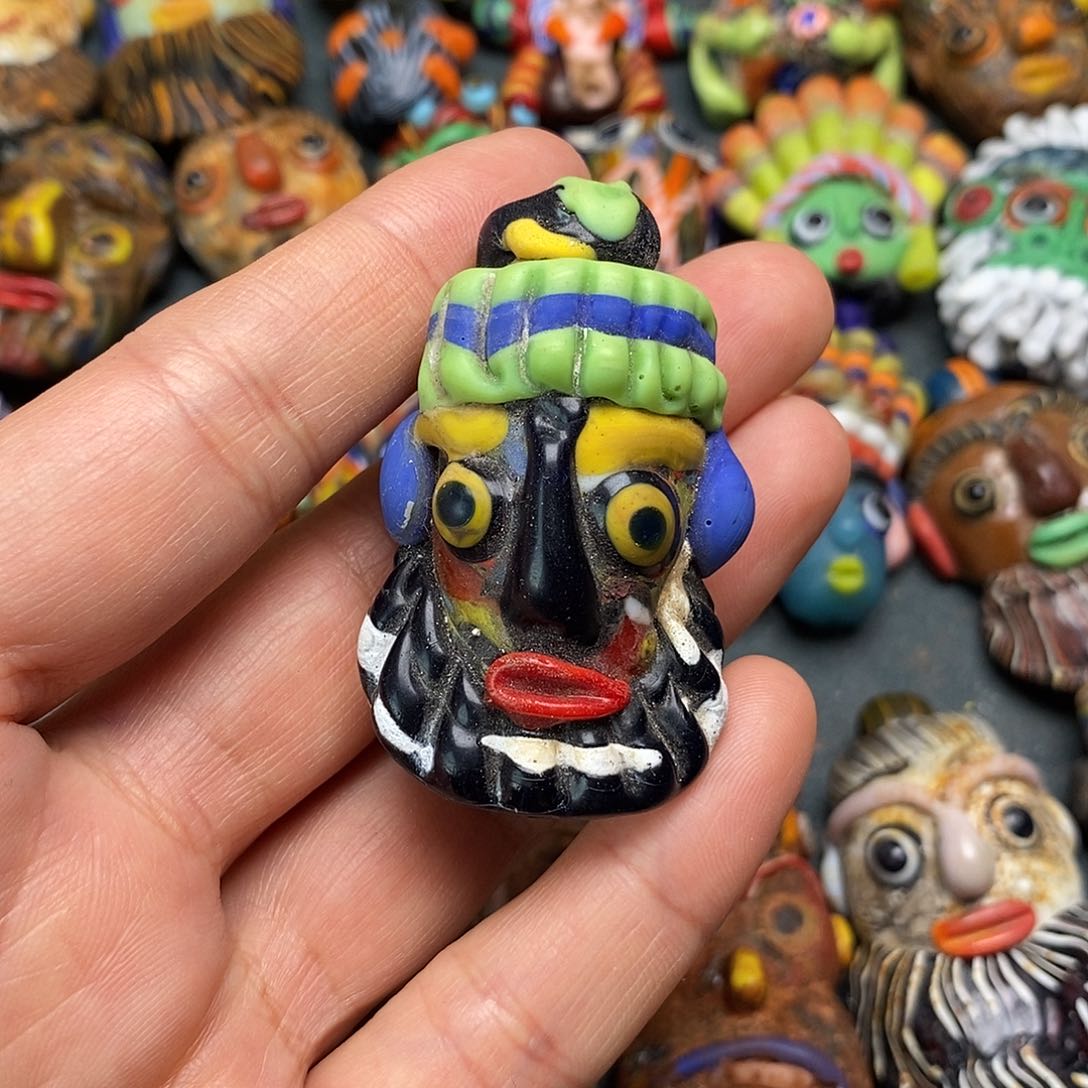 琉璃颈饰福利娃娃