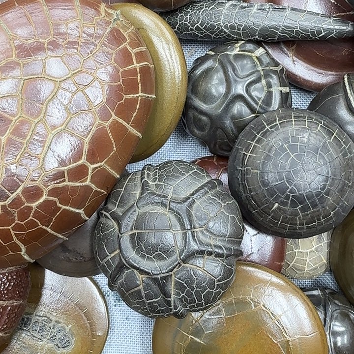 王***现石材最低哥龟纹哦石