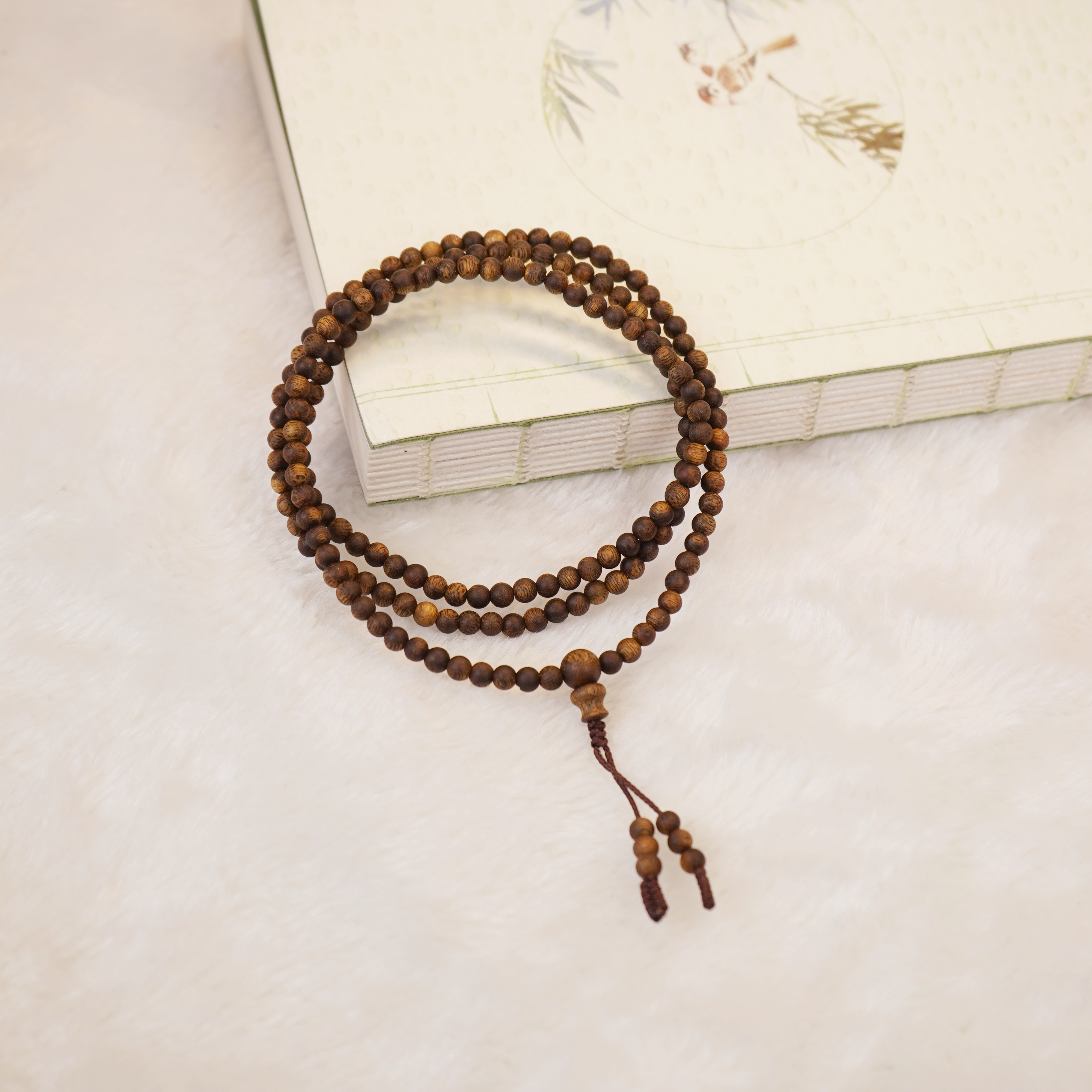 沉香(小米珠）奇楠沉香圆珠多圈4mm一YLWC00026