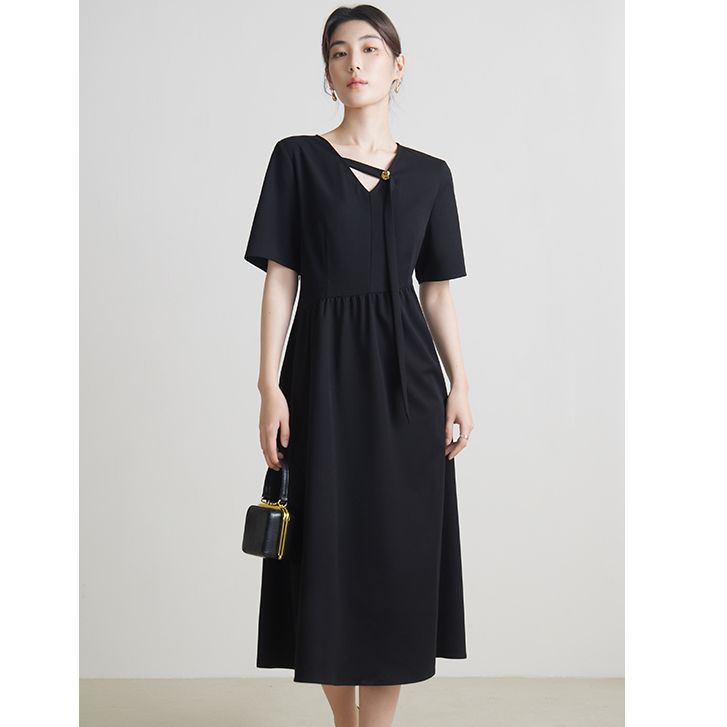【粉丝】独束微胖M大码女装V领法式修身黑色显瘦中长款A字连衣裙24D