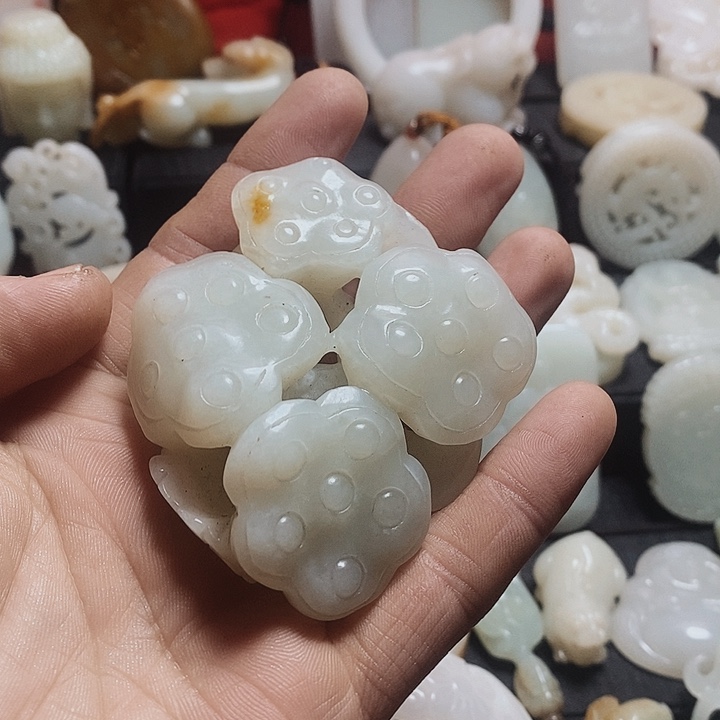 和田玉挂件未镶嵌年**心