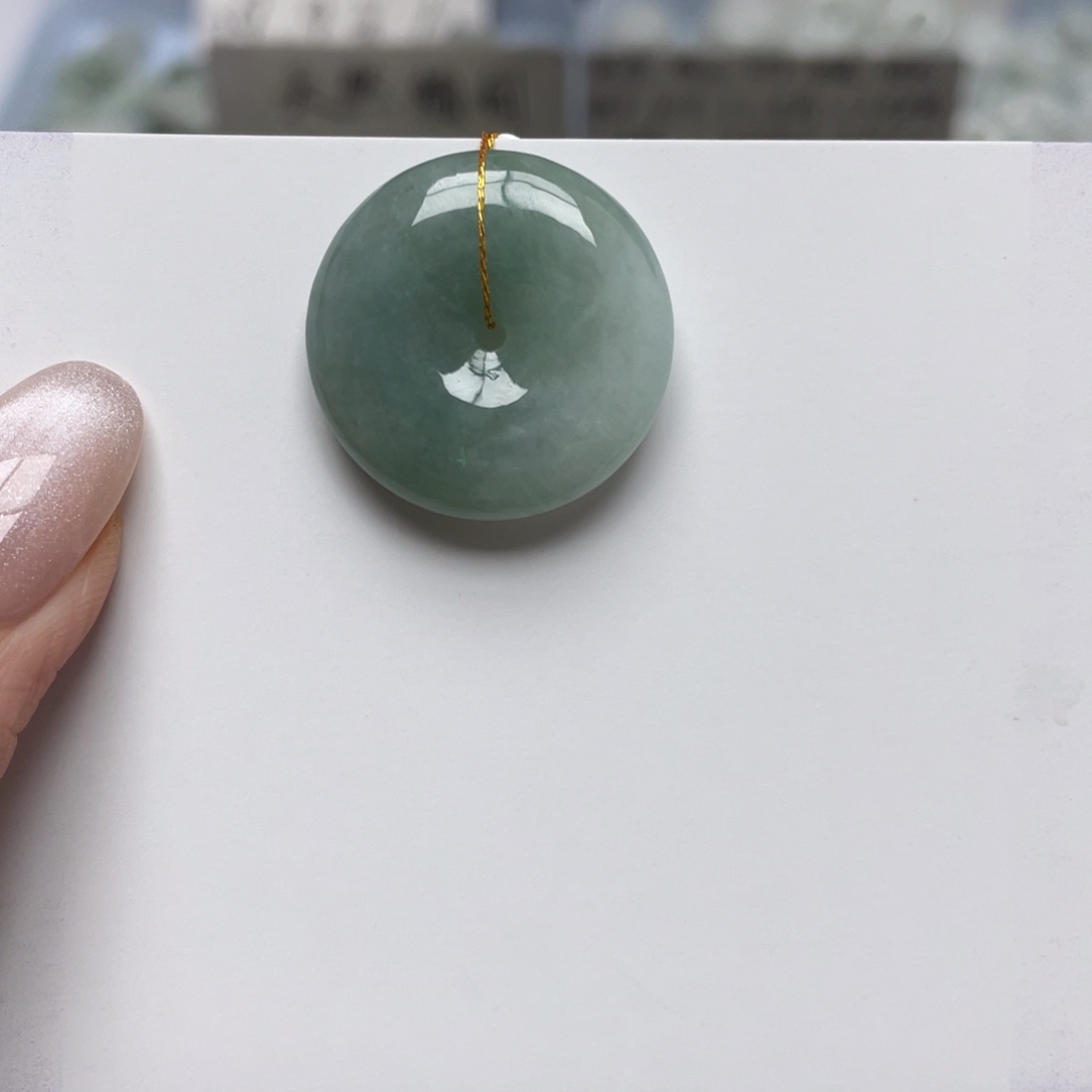 翡翠未镶嵌颈饰平安扣