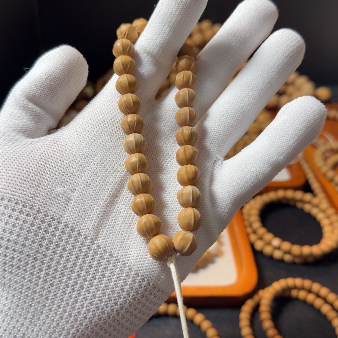 猴头核桃吊坠猴头雕刻小铁核