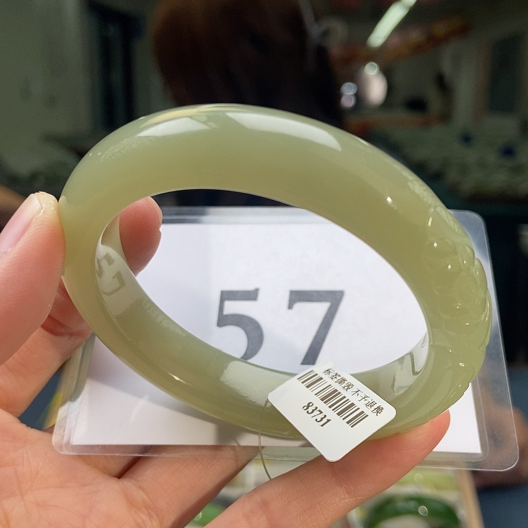 和田玉手镯未镶嵌