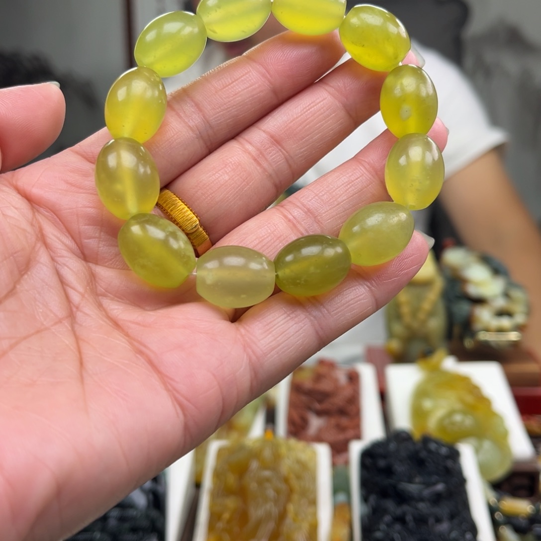 岫玉未镶嵌挂件手链