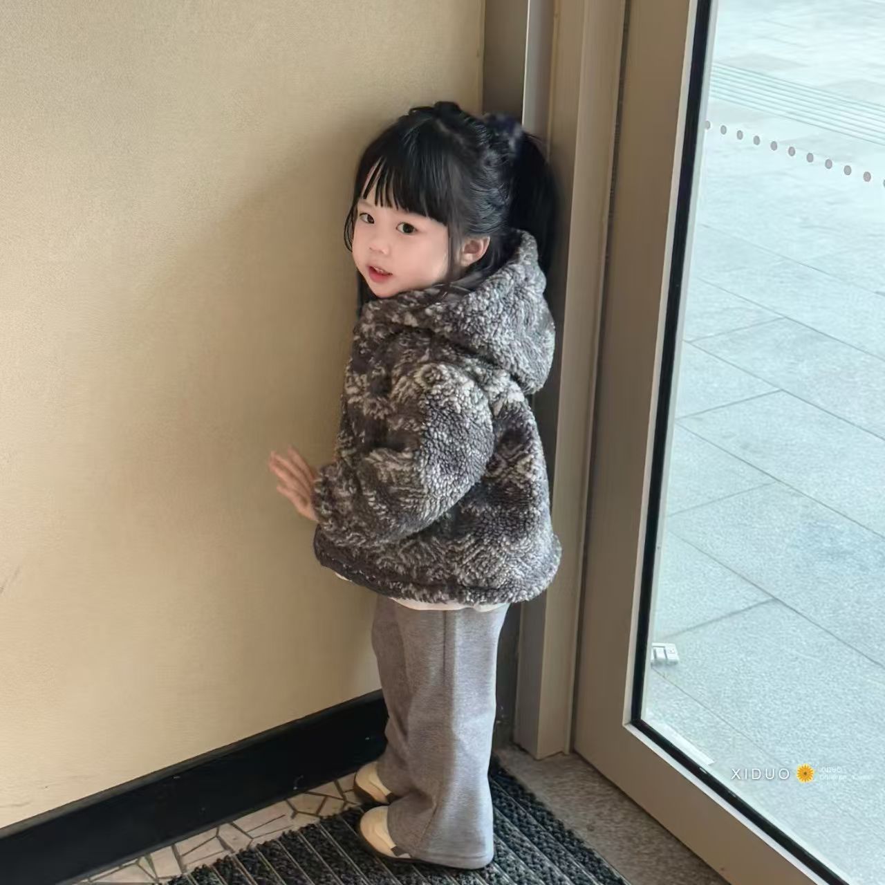 童装女童秋冬连帽毛毛外套新款儿童洋气保暖加厚羊羔毛小女孩衣服