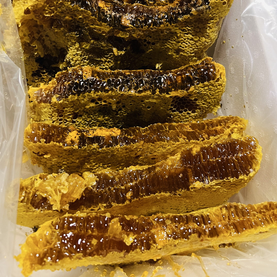 （5斤散装云南冬蜜）石头洞百花土蜂巢蜜捣碎自主过滤易碎介意慎拍