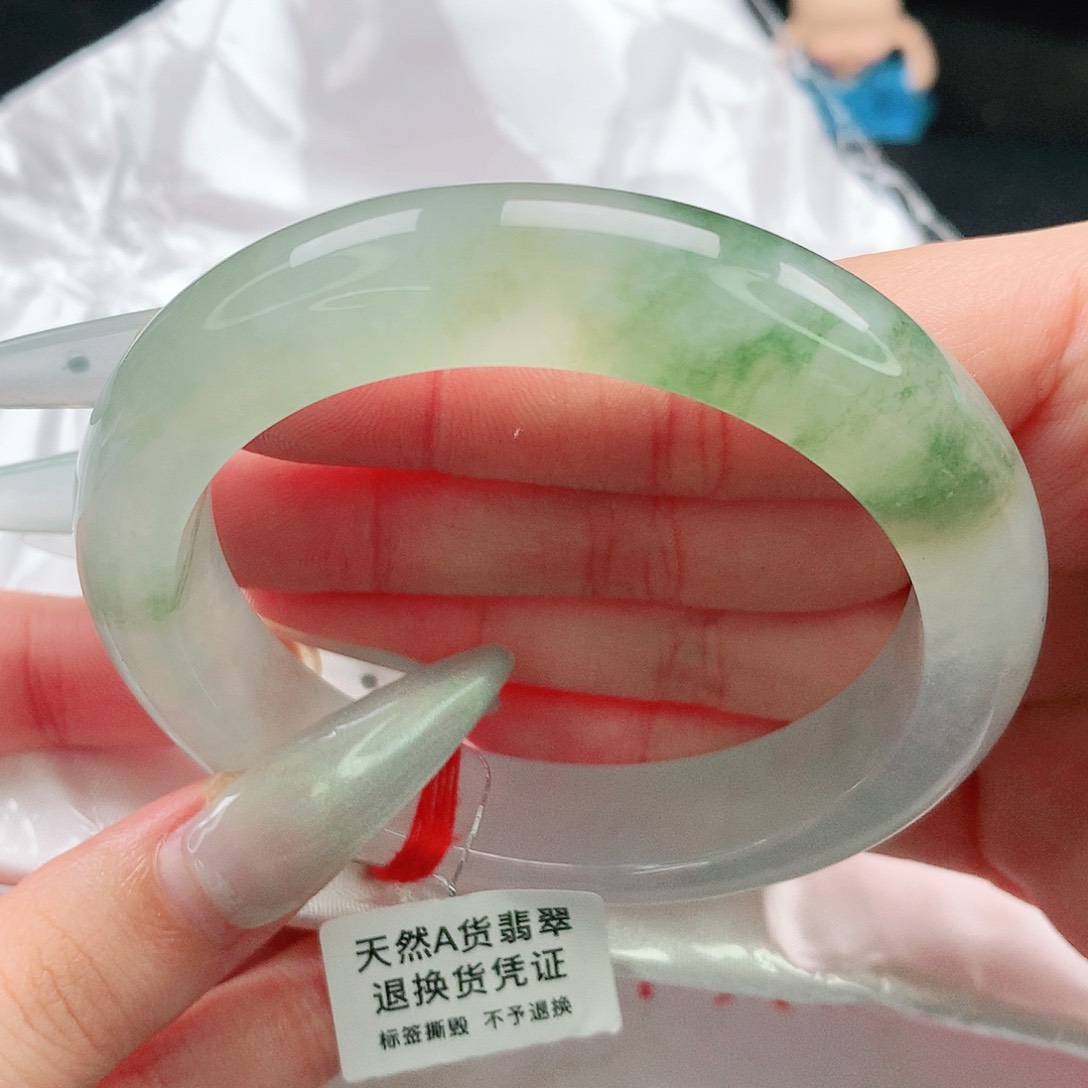 翡翠手镯未镶嵌57圈