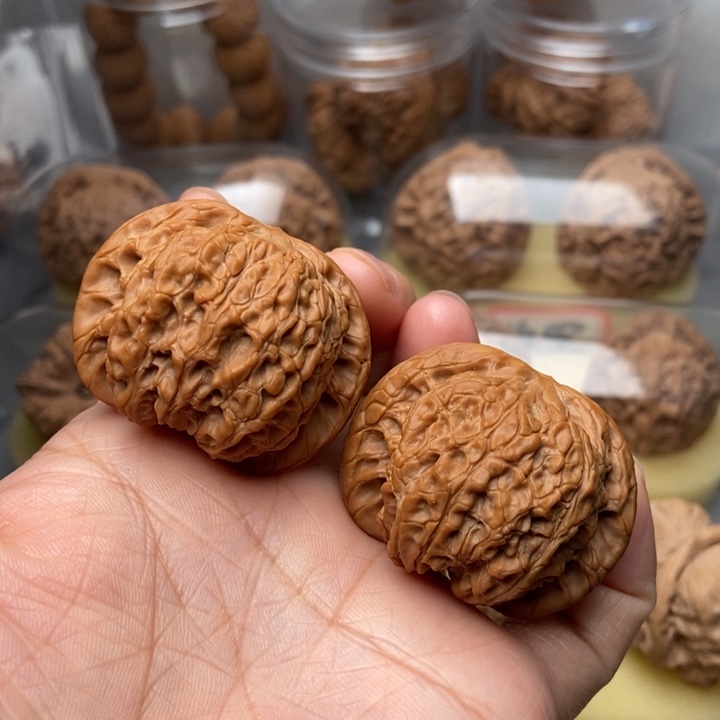 文玩核桃把件血麒麟