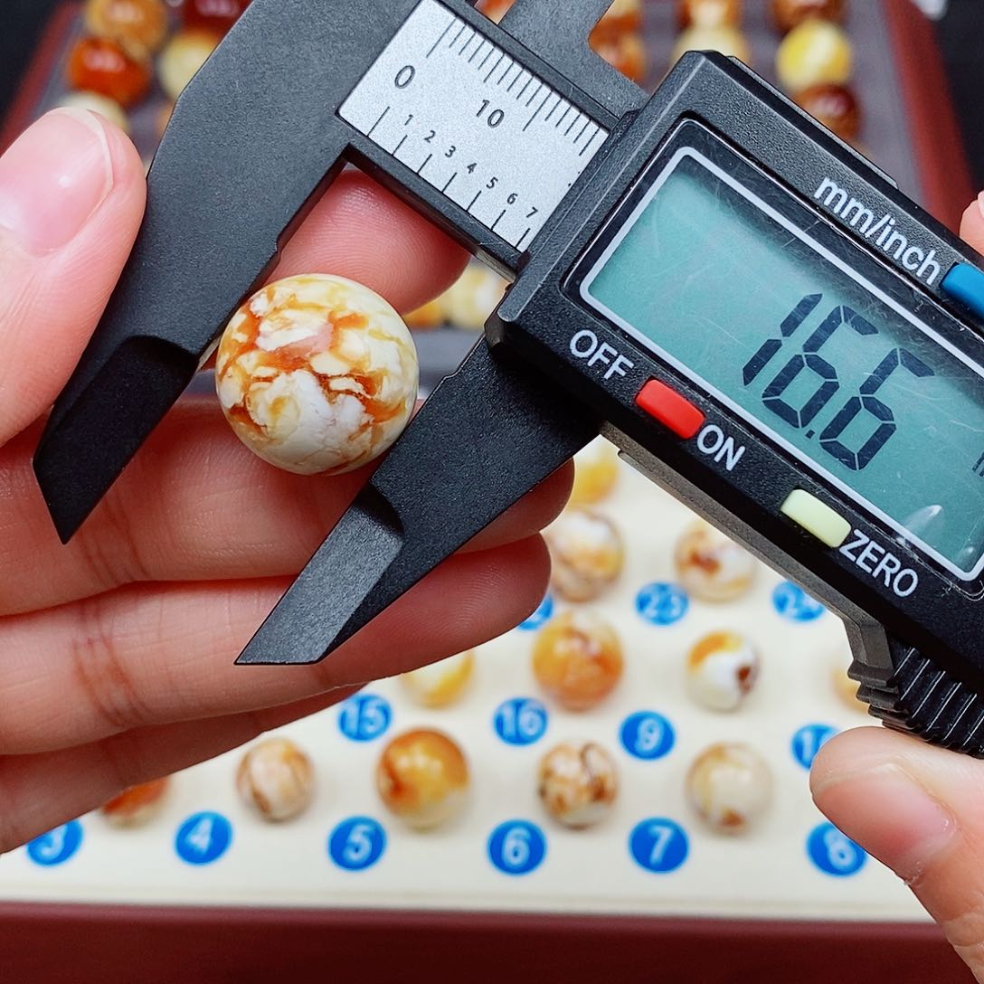 未镶嵌蜜蜡裸石蜜蜡