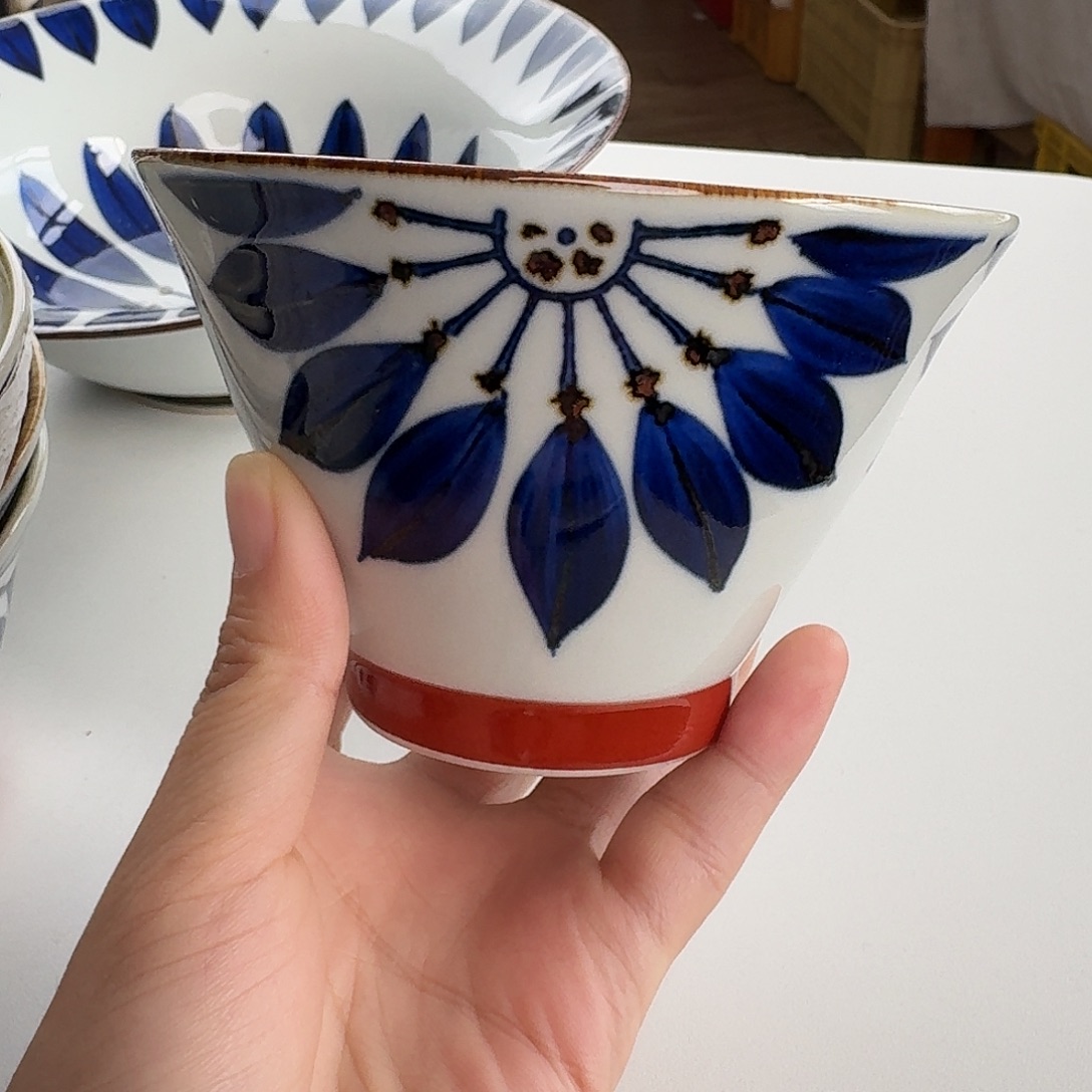 瓷片翔芳手绘太阳花11.5厘米饭碗