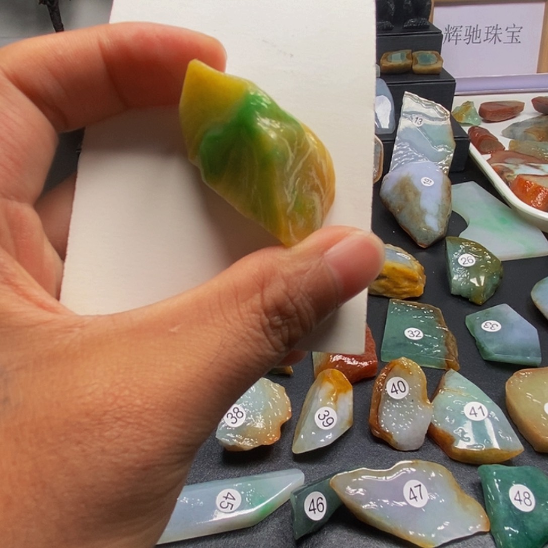 定制翡翠未镶嵌翡翠