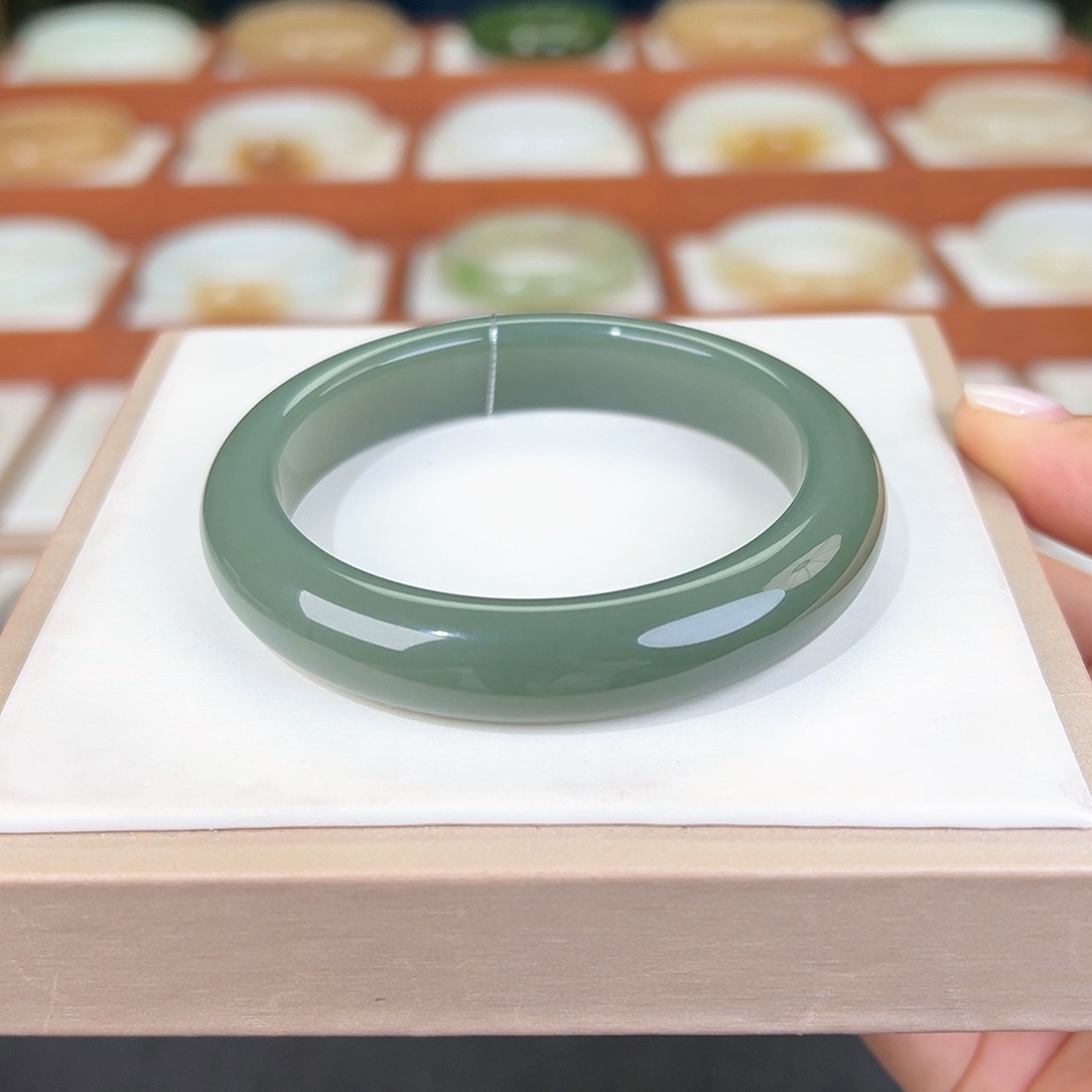 和田玉手镯未镶嵌和田玉且末蓝手镯