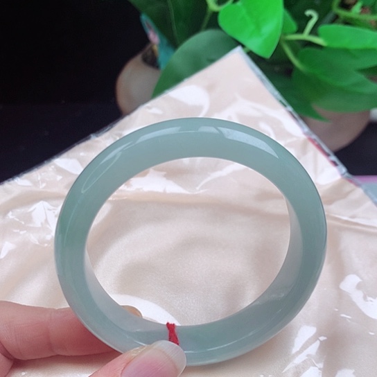 翡翠手镯未镶嵌       正圈55-56 
