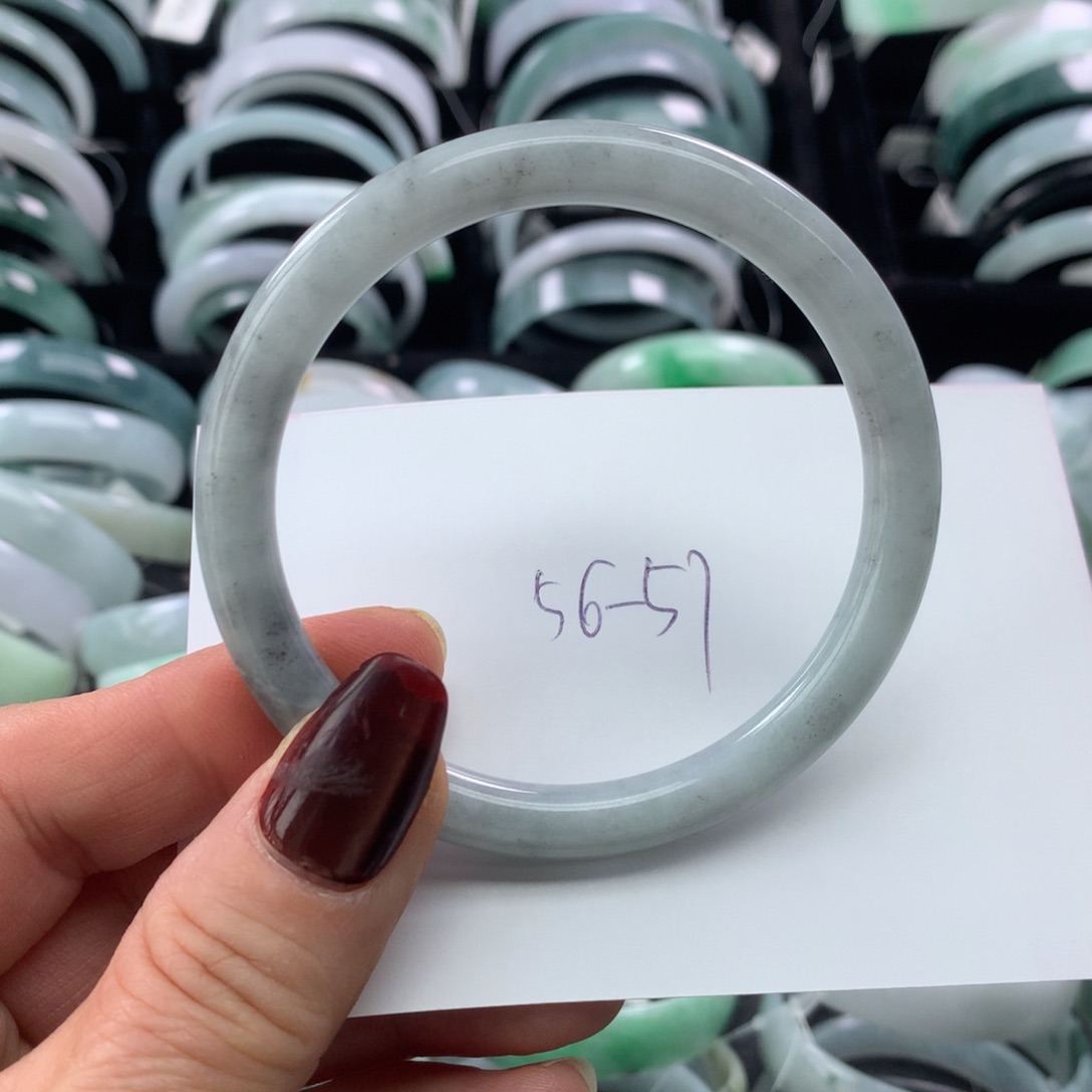 翡翠手镯未镶嵌圆条