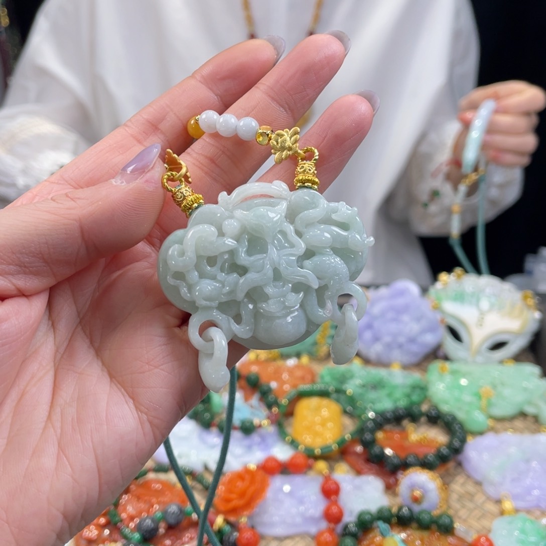 翡翠颈饰未镶嵌代编织