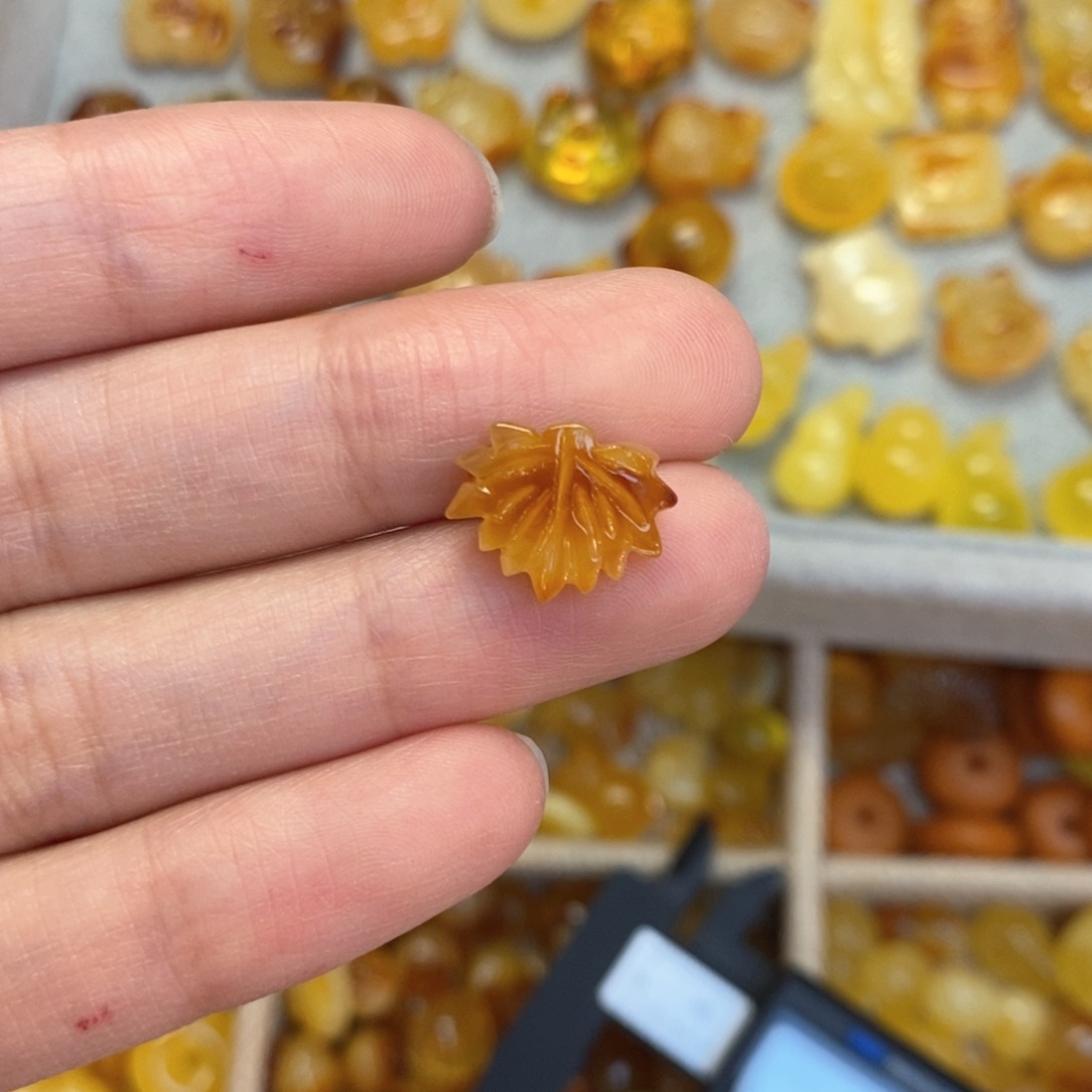 蜜蜡颈饰未镶嵌枫叶