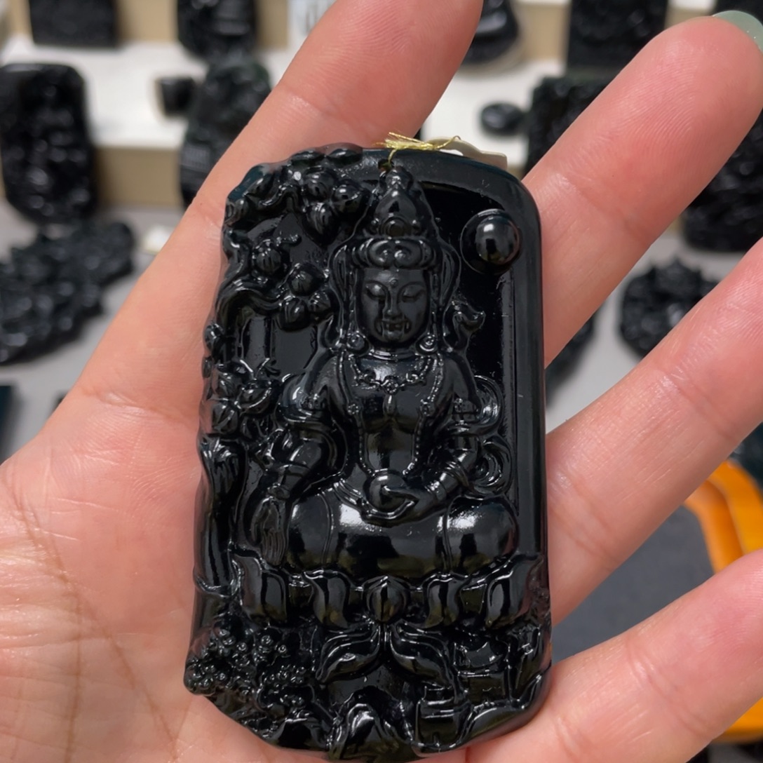 满***春蛇纹石玉未镶嵌吊坠