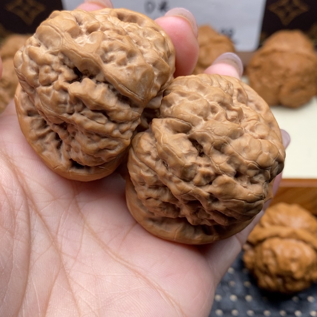 文玩核桃把件边46左右