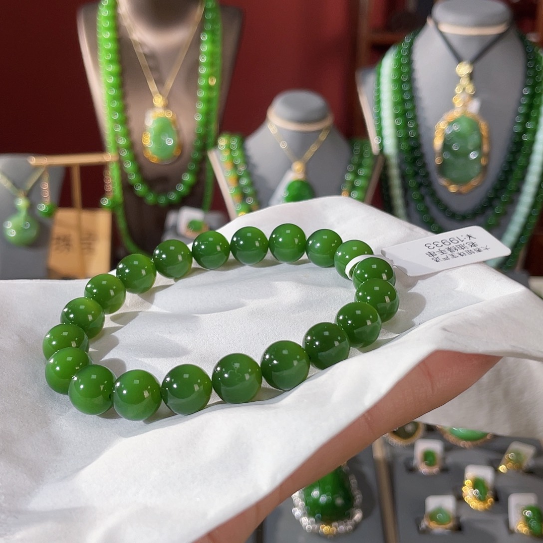 和田玉（碧玉）未镶嵌颈饰