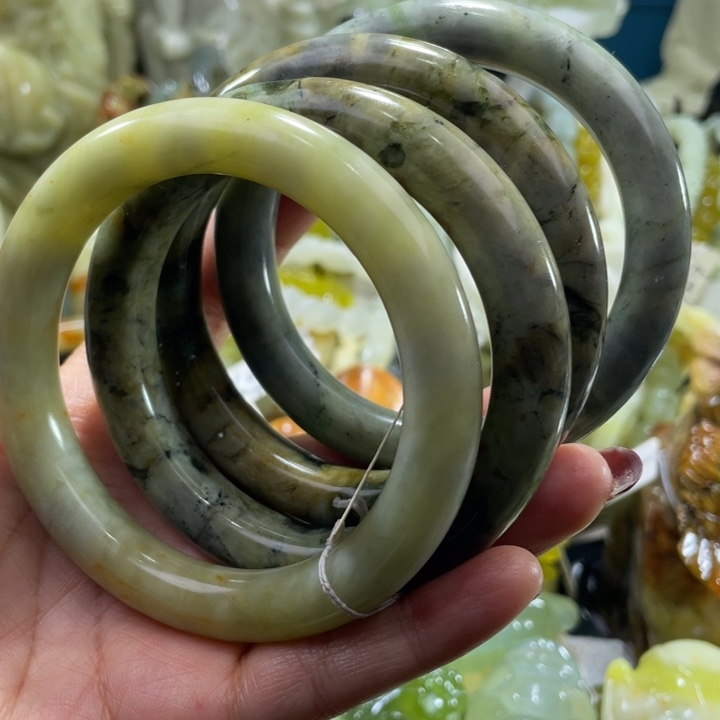 岫玉未镶嵌手镯59