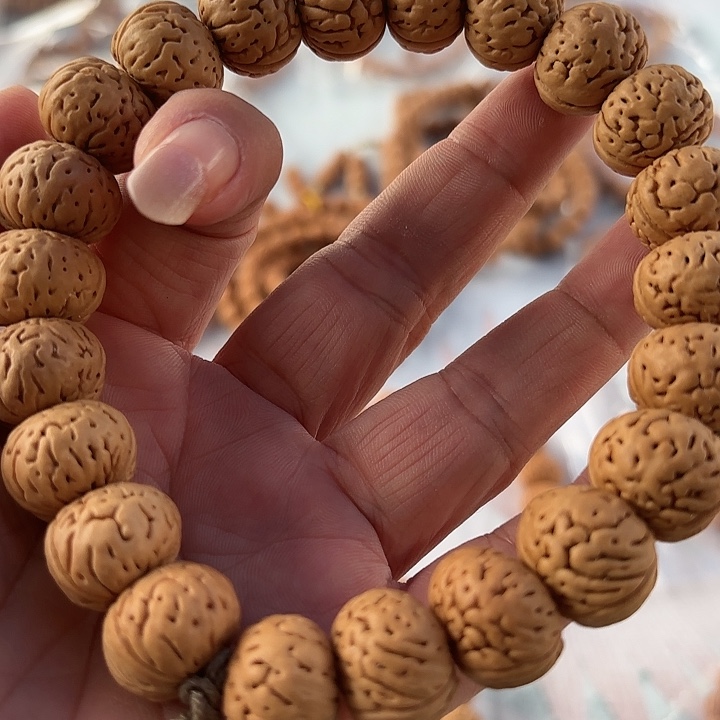 桃核手串野生小桃核扣王，