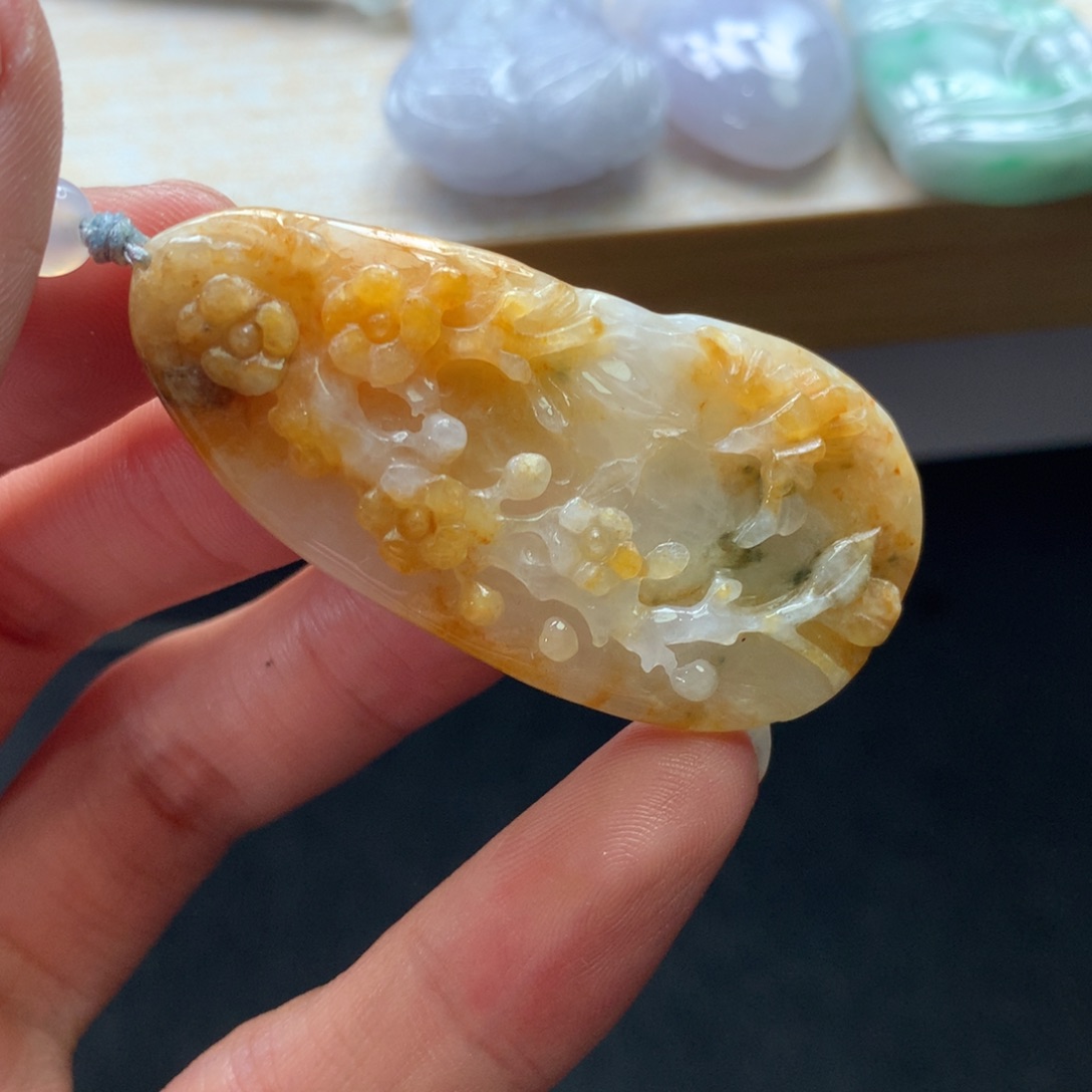 翡翠未镶嵌颈饰吊坠