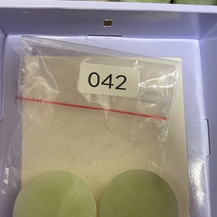 蛇纹石玉未镶嵌天然岫玉珠宝未镶嵌微瑕款